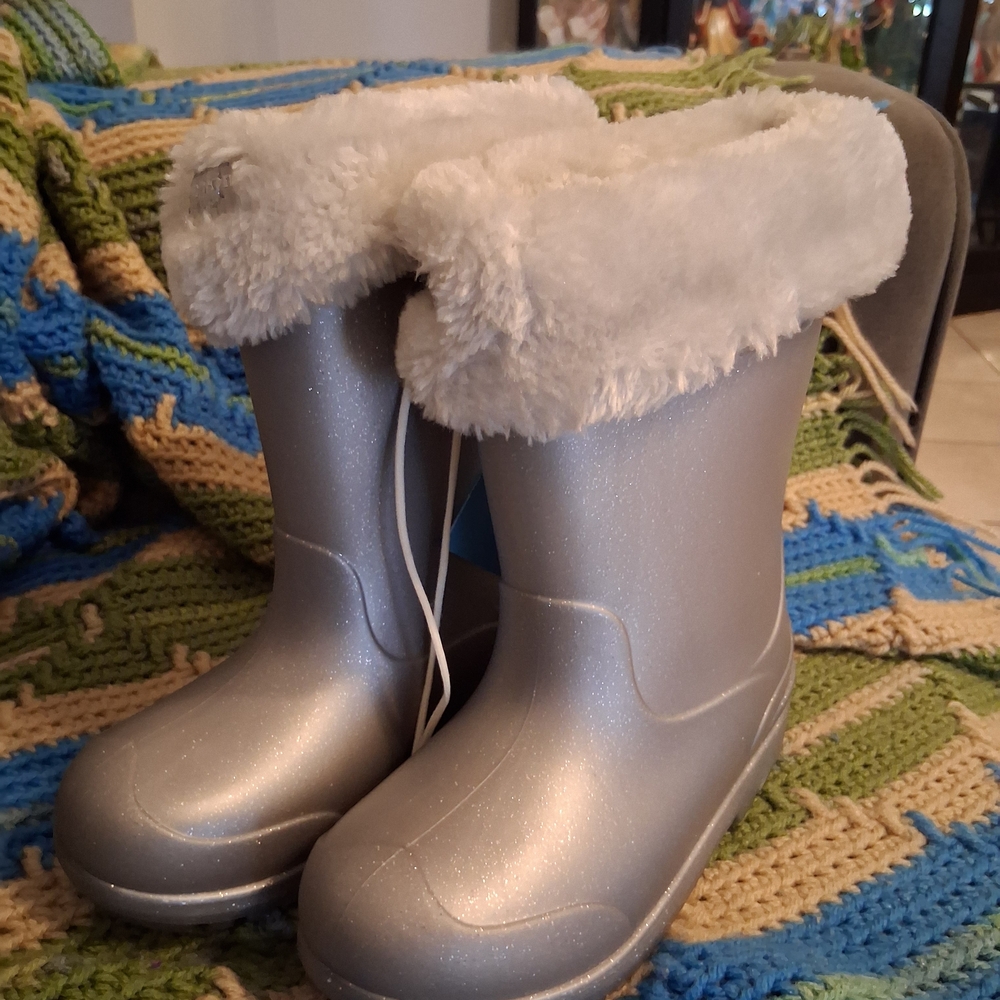 Munchkin Silver Sparkly  Rain and Snow Boots